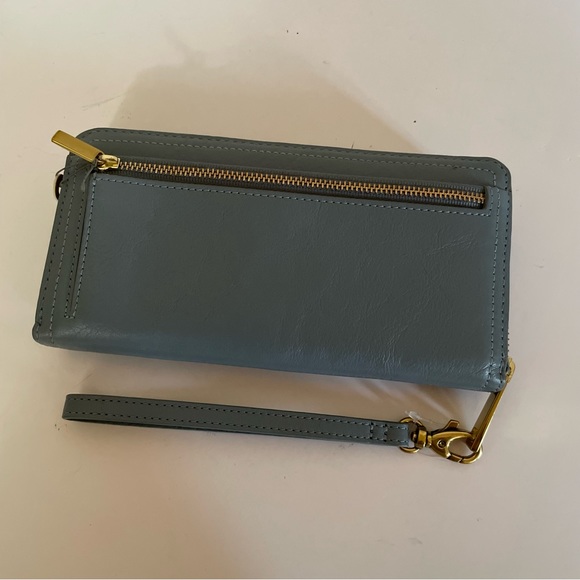 Fossil Logan RFID Zip Around Wallet - Picture 12 of 13
